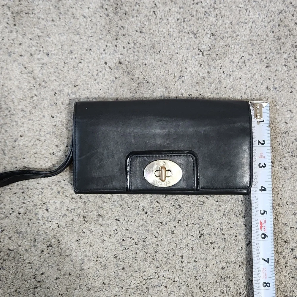 Kate Spade Turnlock Mara Hampton Road Black Leather Clutch Wallet